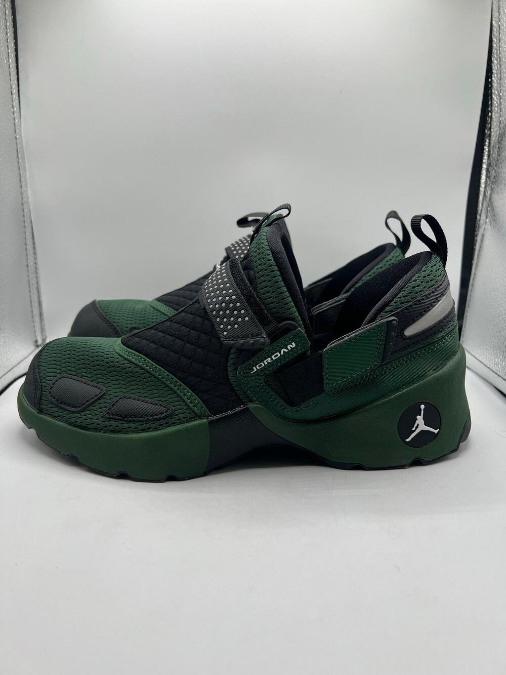 Air Jordan Trunner LX “Fir Green” size 9.5 women’s